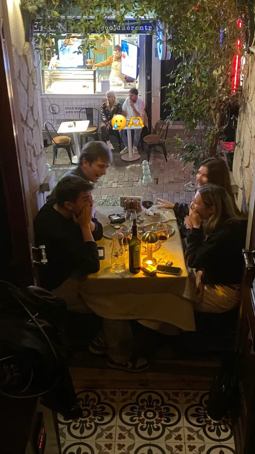 yüzümüzdeki mutluluk hic sonmesin canlarim 🙂‍↕️