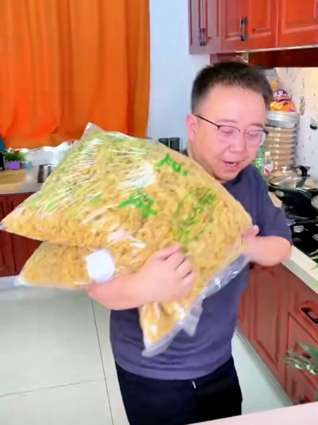 Plant protein na hindi nakakabigat—try mo ngayon!#Yuba #DriedTofu #lowcalorierecipes #NoCook #HotpotPH #LutongBahay #FoodTokPH #PlantProtein #SaladRecipe #TipidRecipes #WeekendFood #KusinaHacks #PinoyCooking #kinofood #cookingtiktok #50OFF #fyp #tofurecipe #tofuskin