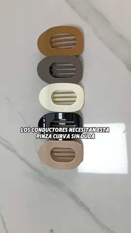 La horquilla no se caerá sin importar cómo la sacudas, es moderna y generosa, puedes apoyarte en ella y acostarte sin dañar tu cabello✨✨💕 #horquilla#hairclip#hair#LifeHack#tiktokmademebuyit#fyppp  