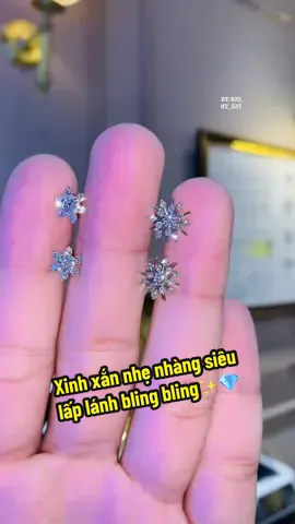 Xinh xắn nhẹ nhàng lấp lánh trên tai các chị em bling bling ✨💎#tamluxury #bongtai #bongtainu #bongtaidep #bongtaikimcuong #kimcuongthiennhien #trangsuc #kimcuong #trangsuckimcuong #sangtrong #bling #laplanh✨ 