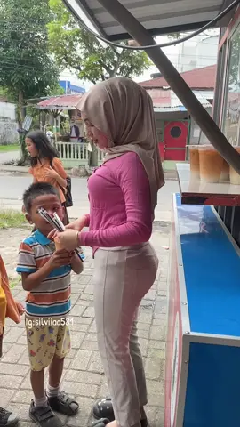 Allhamdullilah barbagi es cup q lagi terima kasih orang baik🥰@Ay2🦋 