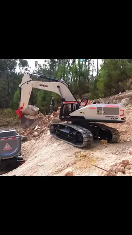 Máy xúc điều khiển trục vít Huina 1594, tỉ lệ 1:14, 22 kênh, Full phụ kiện
#xedieukhien 
#xedieukhientuxa 
#xedieukhiencongtrinh 
#xemayxucdieukhientuxa 
#xemayxucdieukhienhuina1594 