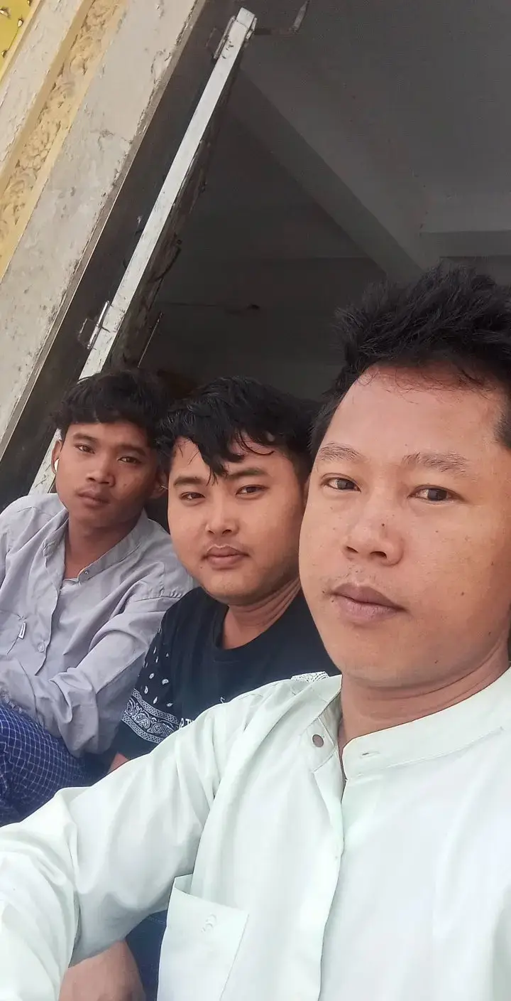 #ပျော်နေတာအဟုတ်ဖူးနော် #