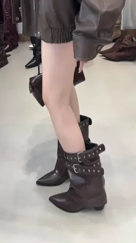 Bốt nâu xinh cho mùa đông này #xuhuong #trending #reviewlamdep #bốt 