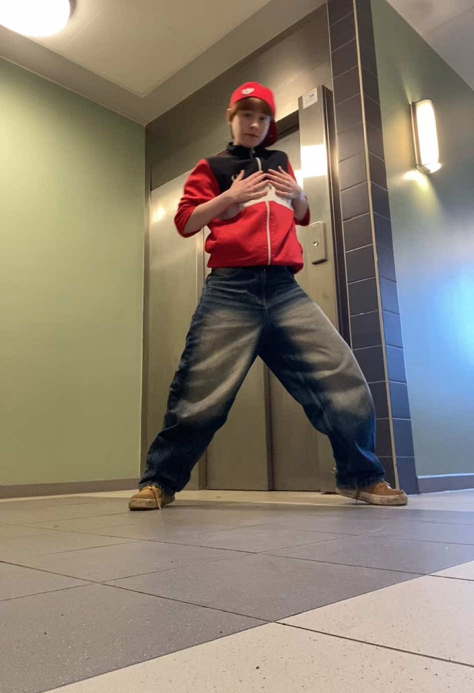 just do it🫨 #StrayKids #Do_It #2011 #stay #dancechallenge please drop a choreo for divine..🥹✌️ @Stray Kids 