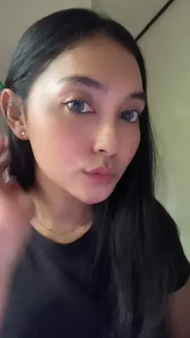 Tatoo Liptint Fav akuu @vloowlessbeautyofficial 😍😍 Shade Fav aku Pink Kiss sama Sexy Red 😍😍 Nggak Transferproof ✅ Warnanya awet tahan lama di bibir shay 💋 Kamu pake kissing sama pacarmu atau suamimu juga nggak bakal hilang lohh 😍😍 *pacar/suami sendiri ya, jangan sama yang bukan milikmu 😜 . Jangan lupa CO keranjang 💛 ku yaahhh