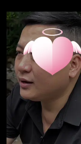 Bạn ra lấy nhẫn đi bạn ơi!!!