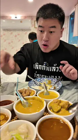 ร้าน : ฮ้อ ซุ่น เฮง พิกัด : บางชุมโถ เมนู : ขนมจีน ข้าวผัดวาซ๊าบ ทะเลทอดกรอบ จ๊อปู ราคา : 100-200 ต่อคน เวลา : 11.00-20.00 น. #โกพิ้งบ้านดอน #อร่อยบอกต่อ #ปักหมุดร้านอร่อย #สุราษฎร์ธานี #Tiktokfood