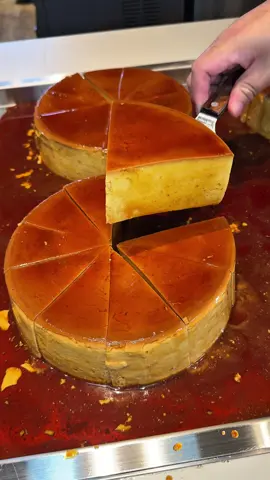 ぷるぷるの超巨大ブリュレプリン🍮  超巨大ホールプリン 750円 今年オープンした生パスタとアサイーがメインのお店でデザートのプリンは超巨大で濃厚な味わい😋 ブリュレされているので表面はパリパリでバランスが最高でした 🍚店名: (岡崎)ブーン 生パスタとアサイー 住所: 愛知県岡崎市上和田町森崎14 最寄駅: JR岡崎駅から車で10分 営業時間： 11:00-16:00/18:00-21:00 土日 11:00-21:00 定休日：木曜日 #名古屋グルメ#Japanesefood#tiktokfood