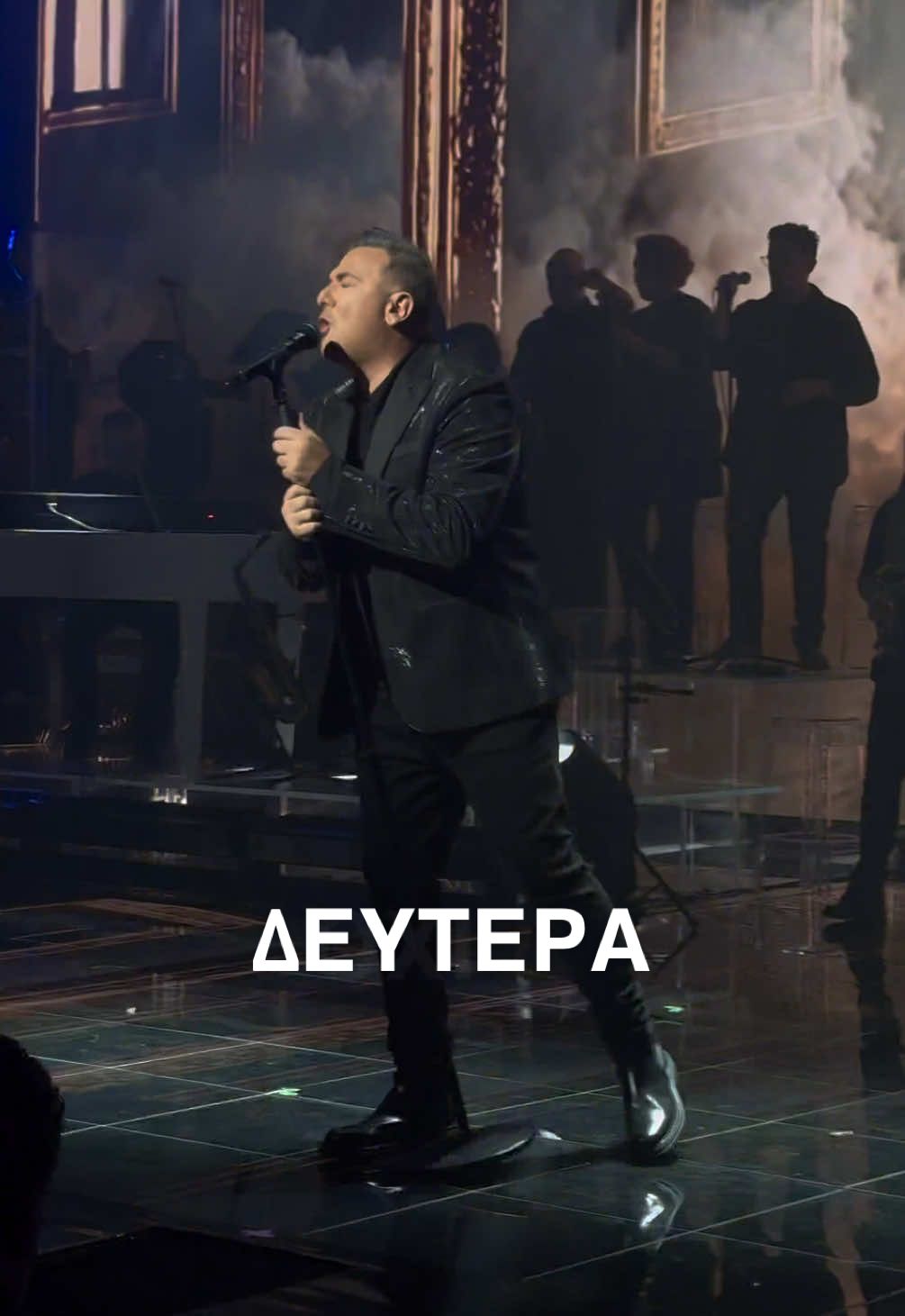 Είναι η αγάπη Κυριακή κι εγώ Δευτέρα                 #AntonisRemos #Remos #Aremovic #RemosTikTok