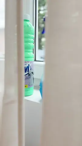 😩 Afară e urât, frig și nici chef de ieșit nu e… dar stai! 🧹✨ Ce-ar fi să profiți de ocazie și să-ți faci casa să strălucească? 😍 #AseviRomania #CuratenieCuAsevi #AseviPower #FreshHome #CleaningDay #MoodDeCuratenie