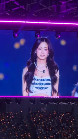 Tzuyu 🥹 #twice #najeongmosajimidatzu #twiceattaiwand1 #twice_thisisfor_worldtour #creditstotheowner 