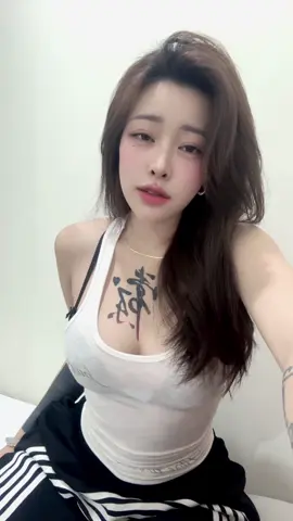 Nhưng vì lo nghĩ cuộc đời , nên mới cách xa thôi …..#xuhuong 