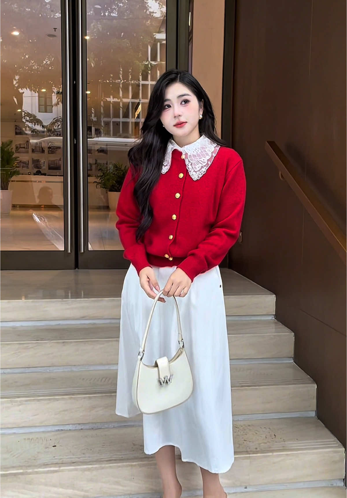 Một chiếc cardigan trơn nhưng mix lên thì xịn khỏi bàn. Ấm áp, nhẹ nhàng ❤️ #aolen #cadiganlen #setxinh #thoitrangnu #muadong 