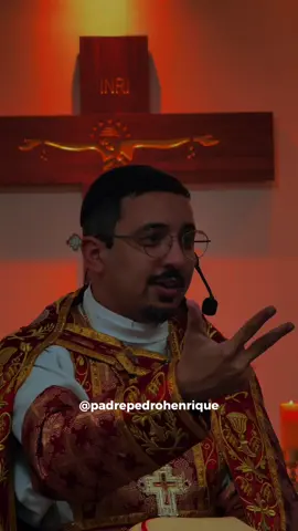 Jesus perdoou Judas, mas não ressuscitou ele... Essa reflexão do Padre Pedro Henrique é um tapa na cara necessário. Perdoar não significa trazer de volta para a sua mesa. #judas #Jesus #fofoqueiro #mentiroso