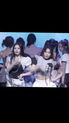 HEARTS2HEARTS 'PRETTY PLEASE' AT SMile Music Festival 2025 #hearts2hearts #하츠투하츠 #h2h #CARMEN #카르멘 