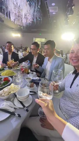 3 chai chưa say 😂