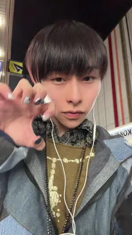 金髪にする勇気と金がなかった、すまん。