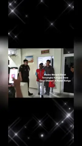 Kades Meranti Barat Tersangka Korupsi Dana Desa Ditahan di Rutan Balige. Kepala Desa Meranti Barat, Kecamatan Silaen, Kabupaten Toba, RS, 50 tahun, ditahan di Rutan Kelas IIB Balige setelah Kejaksaan Negeri Toba (Kejari Toba) menetapkannya sebagai tersangka tindak pidana korupsi pada 20 November 2025. Kasi Intelijen Kejaksaan Negeri Toba, Benny Surbakti, mengatakan sesuai Surat Perintah Penetapan Tersangka Kepala Kejaksaan Negeri Toba Nomor: PRIN-02/L.2.27/Fd.2/11/2025 tanggal 20 November 2025, RS diduga melakukan tindak pidana korupsi Dana Desa tahun anggaran 2020 hingga 2024. “Untuk proses hukum lebih lanjut, RS telah ditahan di Rutan Kelas IIB Balige, Kabupaten Toba, sesuai ketentuan perundang-undangan,” kata Benny, Jumat (21/11/2025). Lanjutnya, dalam menetapkan RS sebagai tersangka, tim Jaksa Penyidik bekerja secara profesional dan penuh dedikasi serta berpegang pada prinsip kehati-hatian untuk memastikan setiap temuan dibuktikan secara sah dan meyakinkan. “Hasil pemeriksaan menunjukkan dalam pengelolaan Dana Desa Meranti Barat selama tahun anggaran 2020 hingga 2024 terdapat temuan korupsi sebesar Rp476.537.320,” ujar Kasi Intel. Adapun pasal yang dikenakan Kejari Toba terhadap tersangka RS yaitu: 1. Pasal 2 ayat (1) jo. Pasal 18 Undang-Undang Nomor 31 Tahun 1999 tentang Pemberantasan Tindak Pidana Korupsi sebagaimana telah diubah dengan Undang-Undang Nomor 20 Tahun 2001, subsidair. 2. Pasal 3 jo. Pasal 18 Undang-Undang Nomor 31 Tahun 1999 tentang Pemberantasan Tindak Pidana Korupsi sebagaimana telah diubah dengan Undang-Undang Nomor 20 Tahun 2001.  (★)
