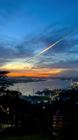 Dikit lagi tinggal beberapa hari di kota ini #sunset #samarinda #bukitstelingsamarinda #fypage #4upage 