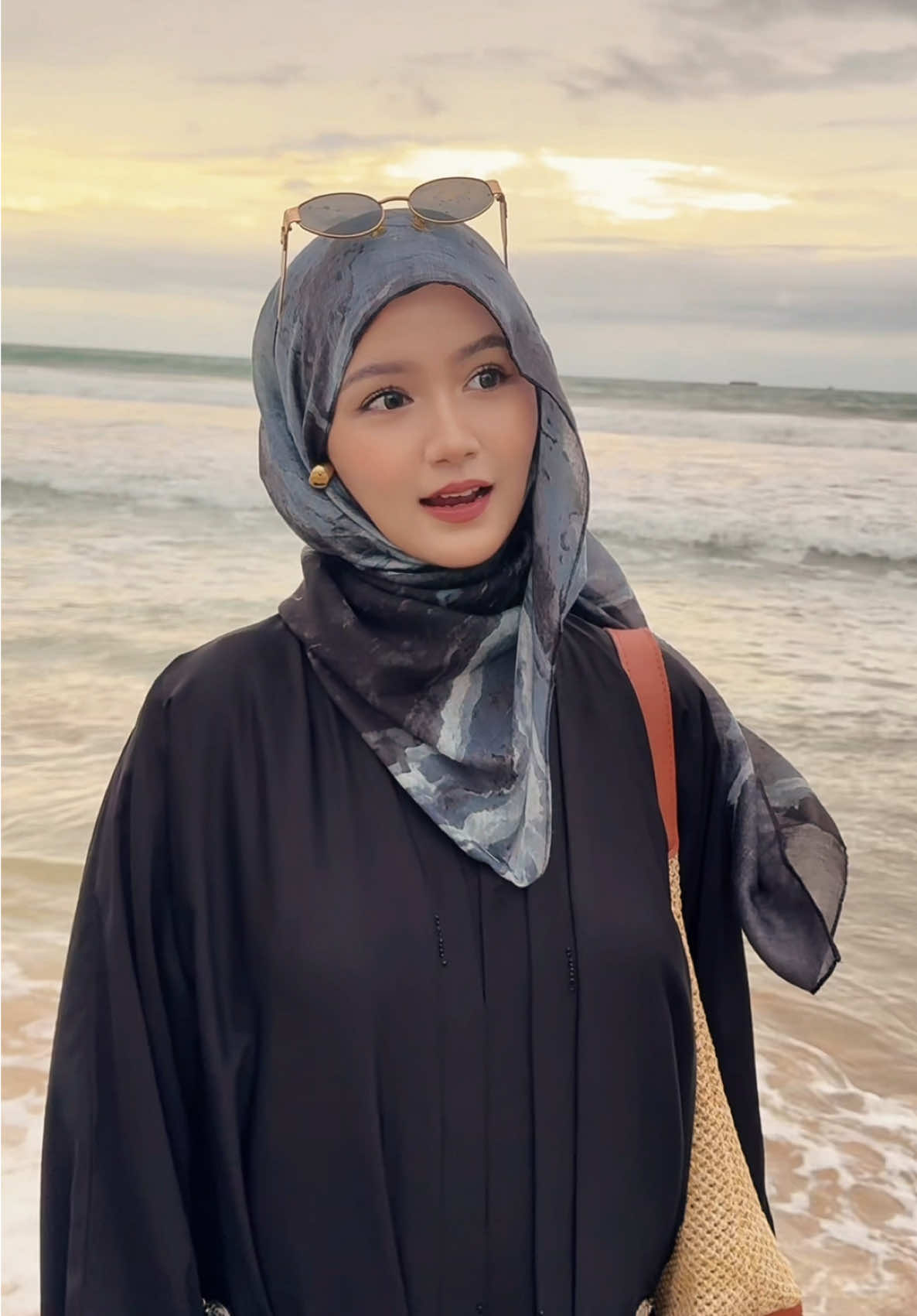 sunset sedikit amay 😫🤏🏻