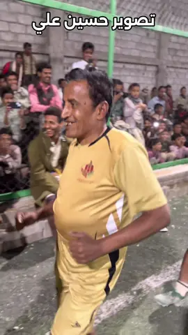 على انغام كاس العالم 2010 جميع اللاعبين يحييون الجماهير في فعالية كسر حاجز الاحباط 