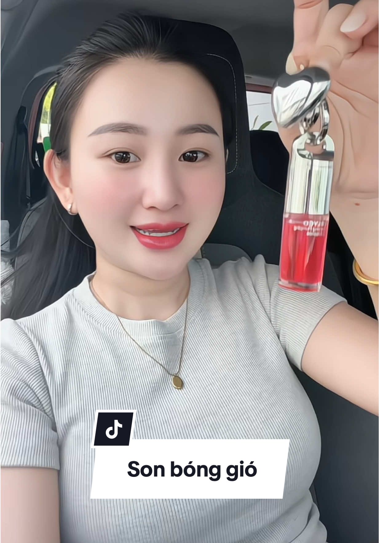 Kèm charm quá đẹp #xuhuongtiktok #hot #fyp #makeup #son 