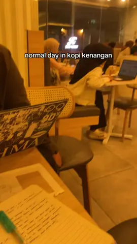 tiada meja tanpa laptop #kopikenangan 