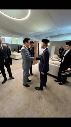 kebanggaan kita rakyat Indonesia 85% yang merasa di luar ini jangan iri ..calon pemimpin masa depan bangsa ini .. aamiin #wapres #gibranrakabuming #gibran #g20 #indonesiamaju 