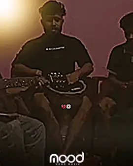 අපි හමුවුනොතින් සද එයි නැගිලා ගංගාවට එළිය අරන් ආදර මල් යායක් අරන් 💔🌼 #nostalgic#foryou #mood #feel #video #1 #viral #fyp #Love #song #tiktok #mood_music_1 #ceylon_tik_tok #1m #10m #srilanka #foryoupage #trending #sinhala #foryou #4u 