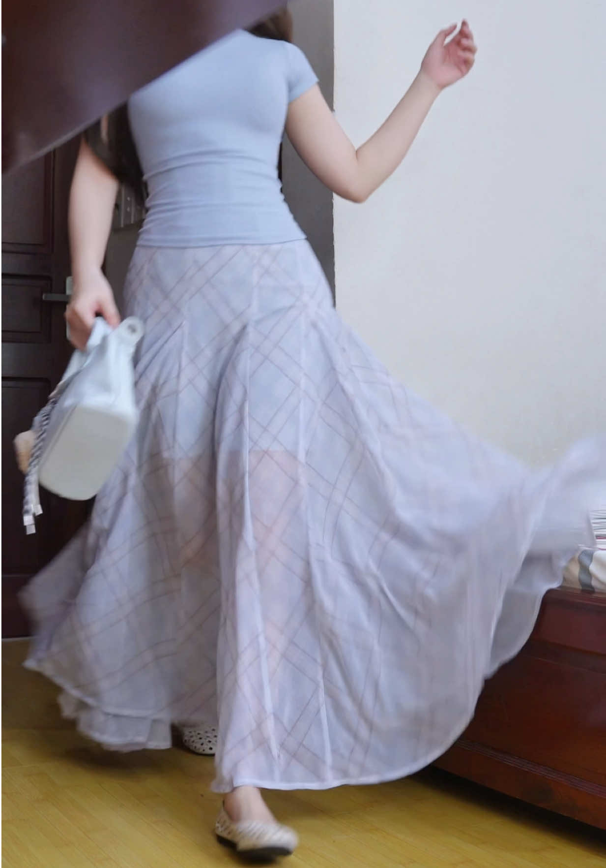 Váy vẫn chưa có sẵn nhưng màu xanh quá đẹp toi ko thể ém thêm nữa 🥹 #HEO #shopchuigamban #outfit 