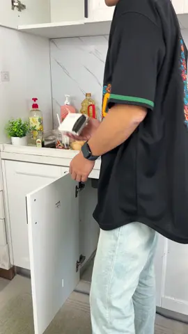 Stop dropping screws -- this magnetic bit changesEVERYTHING!#hookwithmagneticbitholder #screwdriverhack #diytools #ToolHack #tiktok #fyp #tiktokshopblackfriday #tiktokshopcybermonday #diytools 