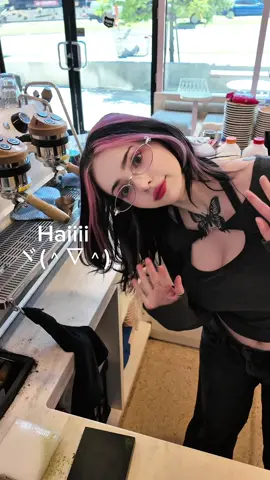 Let’s make coffee!! 🫵🏻 #melbourne #baristalife #baristaproblems #latteart #fyp 