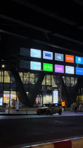 Video နဲ့ လိုက်မဲ့ caption လေးတွေ ရေးပေးခဲ့ကြပါအုံး🤣#yangon 