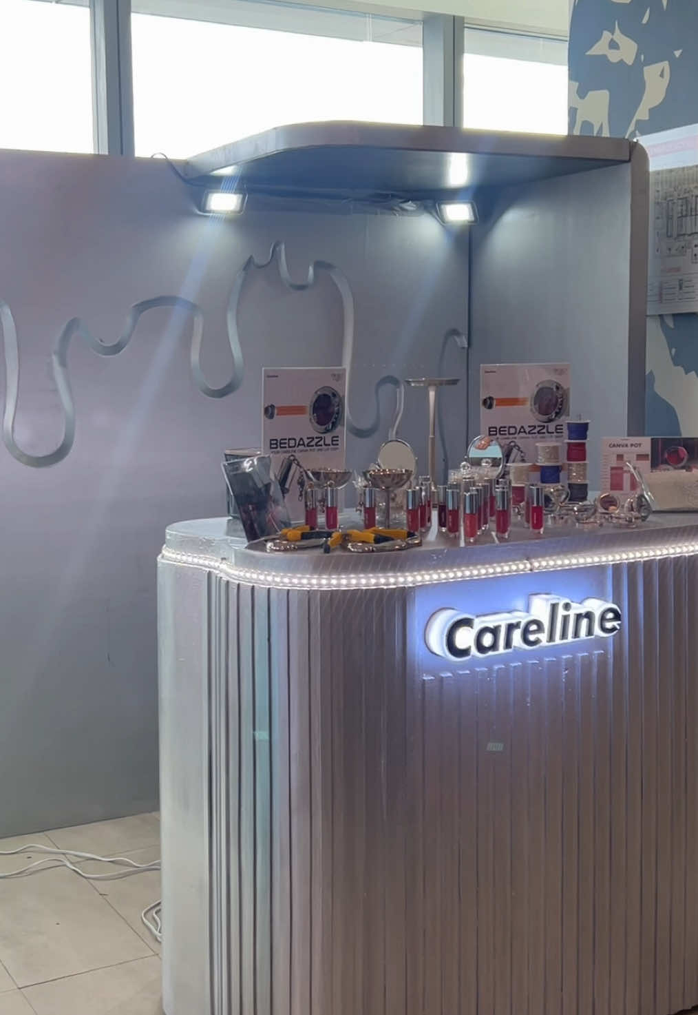 The Careline Booth took over Project Vanity’s Beauty Creator Summit with keychain making and Canva Pot pop socket stations.  #CarelinePH #BeautyCreatorSummit2025 #ProjectVanity