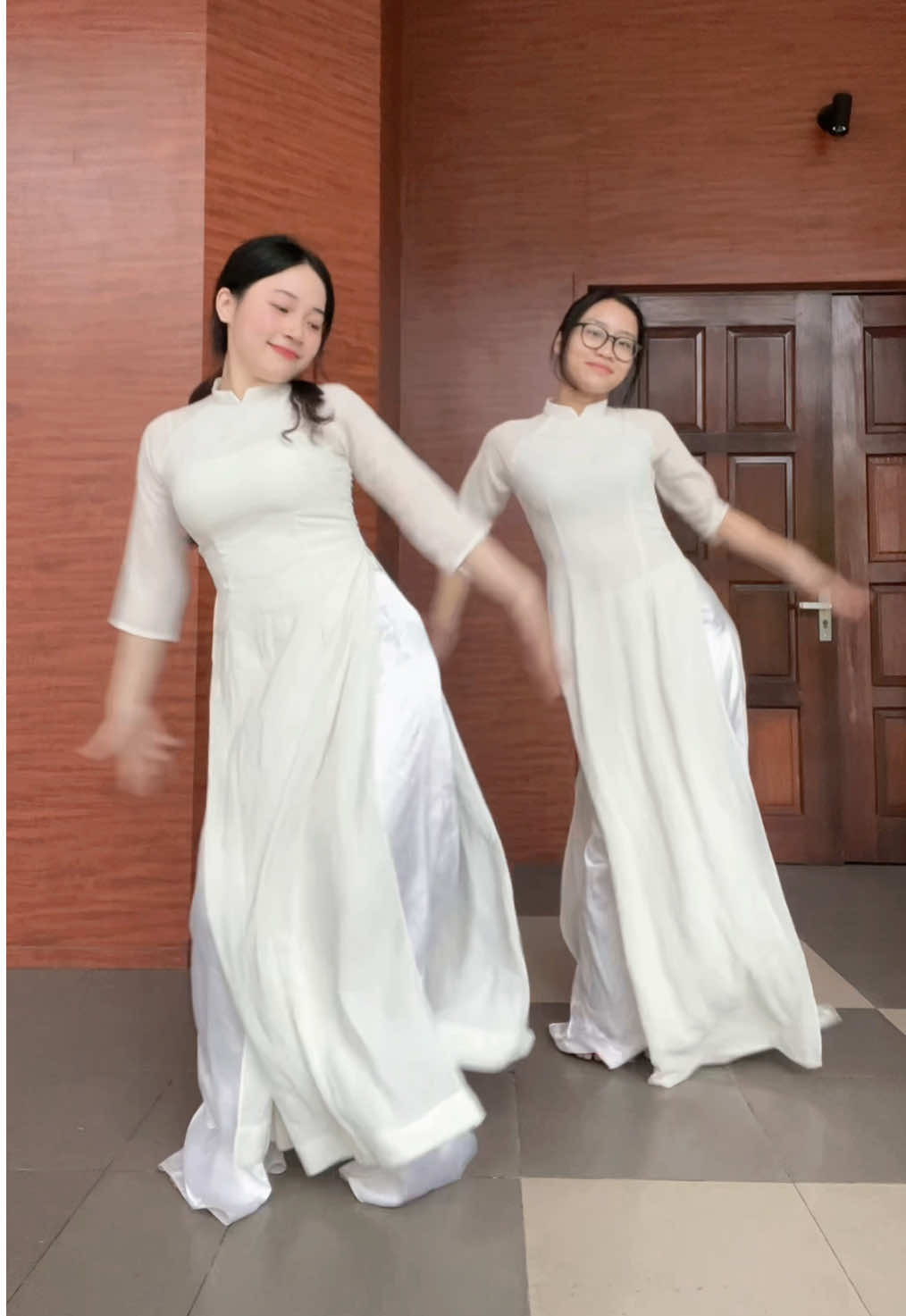 Đưa@khanhlinhdayy vào khu rừng hoa (dc:@Nguyễn Mỹ Anh💫 )#dtvh #dance 