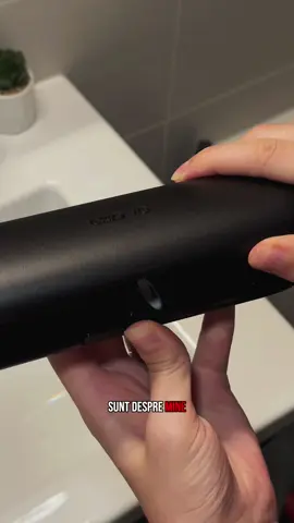 Au apărut planuri last-minute? Rutina mea rapidă: Oral-B iO2 + Clinical Intensive Whitening.  • @Oral-B Romania iO2: cap rotund, micro-vibrații, 3 moduri, timer 2 min, senzor presiune;  • Pasta de dinți are tehnologie ionică – elimină petele superficiale ca un magnet și ajută la prevenirea unora noi; vizibil mai alb în 1 zi, potrivită și pentru dinți sensibili. #ad #oralbio #dintiperfectcurati 