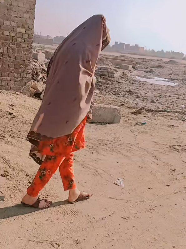 bhan queen 👑#viralvideo #foryoupage #trendingvideo #viralvideo #growmyaccount @👑 Fatima hun Yarr 🌹🌹🖤 