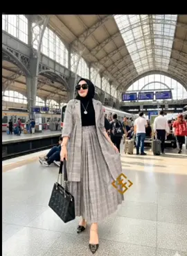 #creatorsearchinsights  trem lengkap melankolis #beutifulgirl #beuty #girl #rushhour 