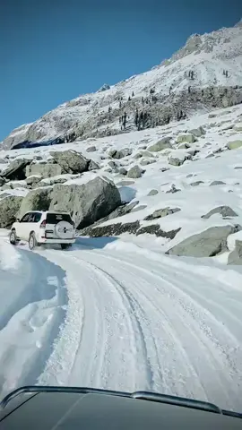 On the way to Mahodent lake #hello_kalam_ #snow #snowfall #viraltiktokvideo ##foryou 