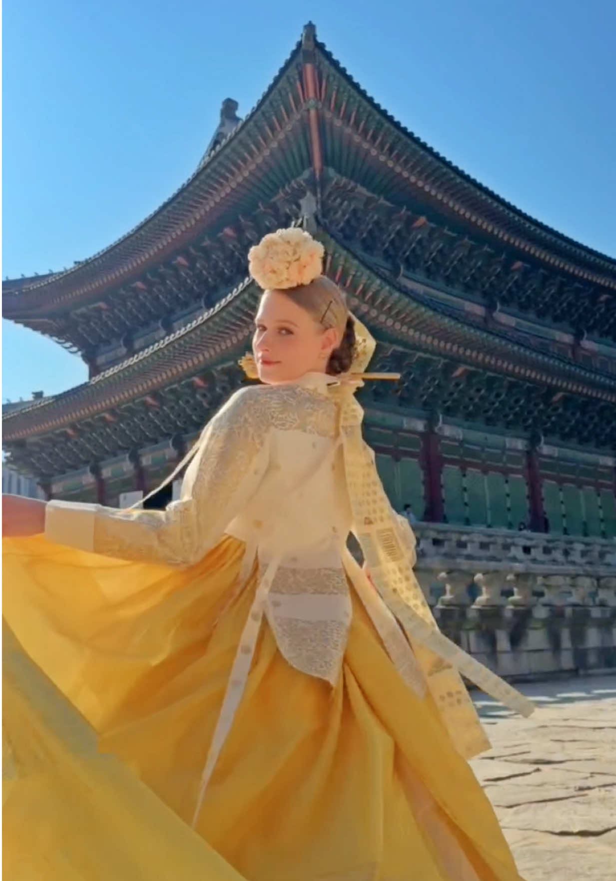 A Hanbok photoshoot at Gyeongbokgung, where every moment becomes truly unforgettable.#Hanboklina #hanbokkorea #Hanbok #Gyeongbokgung #한복 