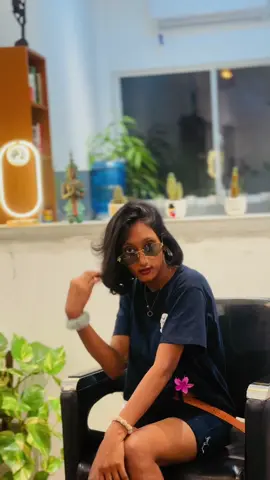 @දෙව්මිණි 😇  ###Hair cut 💇‍♀️Book your hair appointment -0760085930/0324398891* Location : chilaw😍.#salonthilan #හලාවත_අපි😘🌎💫😍 #3million #viwes 