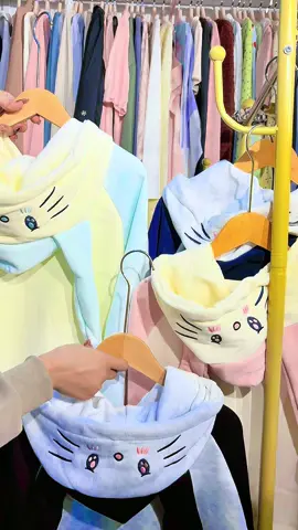 Hello kitty ချစ်မွှေးလေး အတွင်းဂွမ်းအနွေးပါပါတယ်ရှင် #hoddie #instock #freesize #foryoupage 