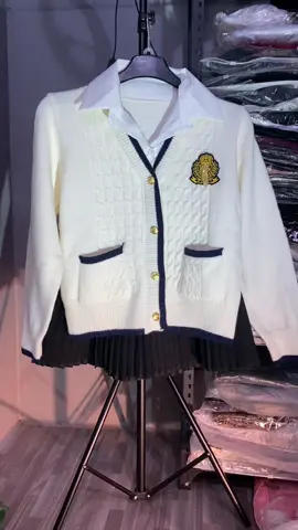 Ao len #yennguyenstore #moingaymotoutfit #setxinh 