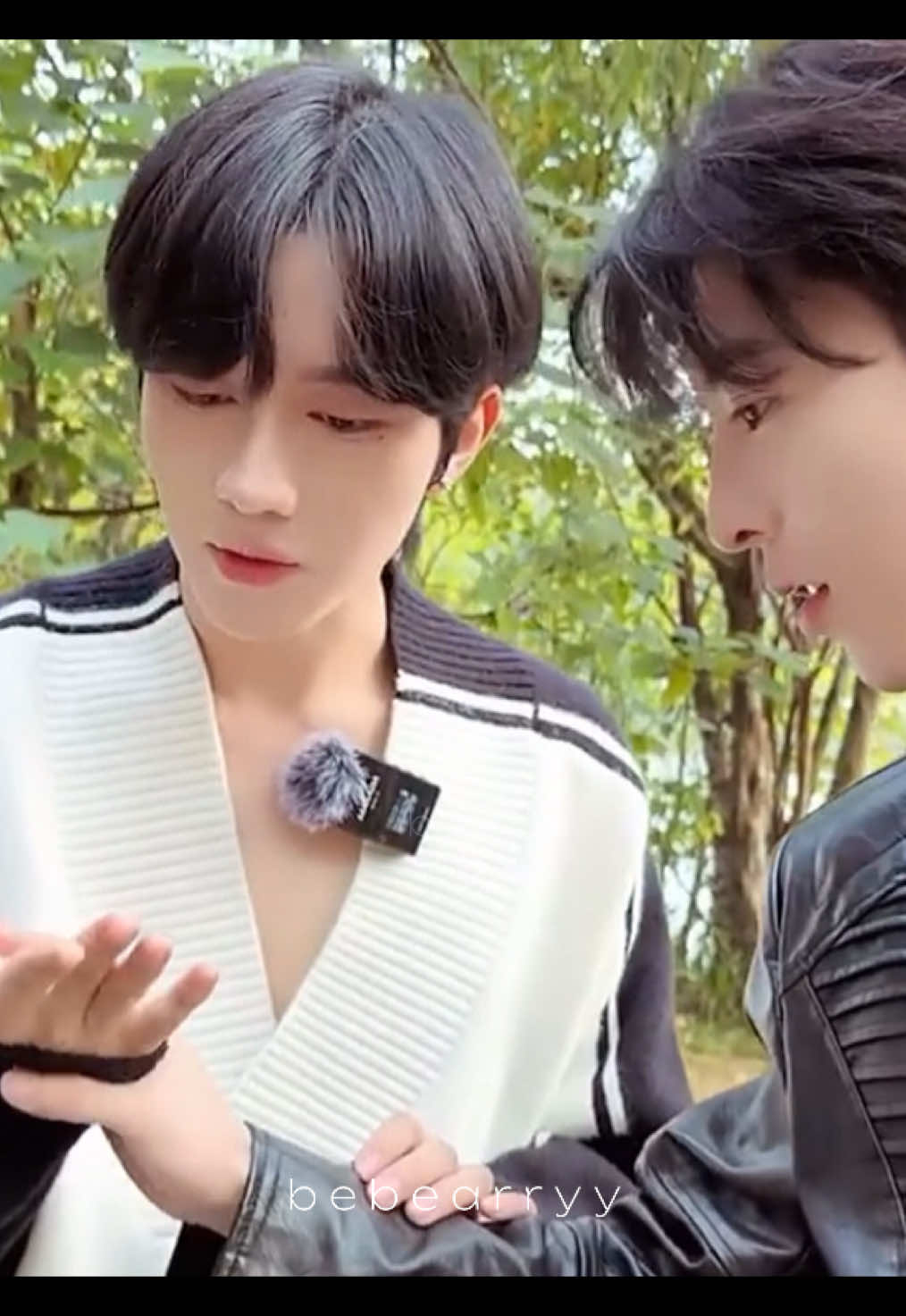 สายตาหวงซิงคือปิดไม่มิดจริงๆ ห่วงเค้าออกหน้าออกตามาก เสมอต้น เสมอปลายสุดๆ น่ารักกันมากๆ แงงงง #ซิงชิว #Xingqiu #huangxing #QiuDingJie #DesireTheSeries 