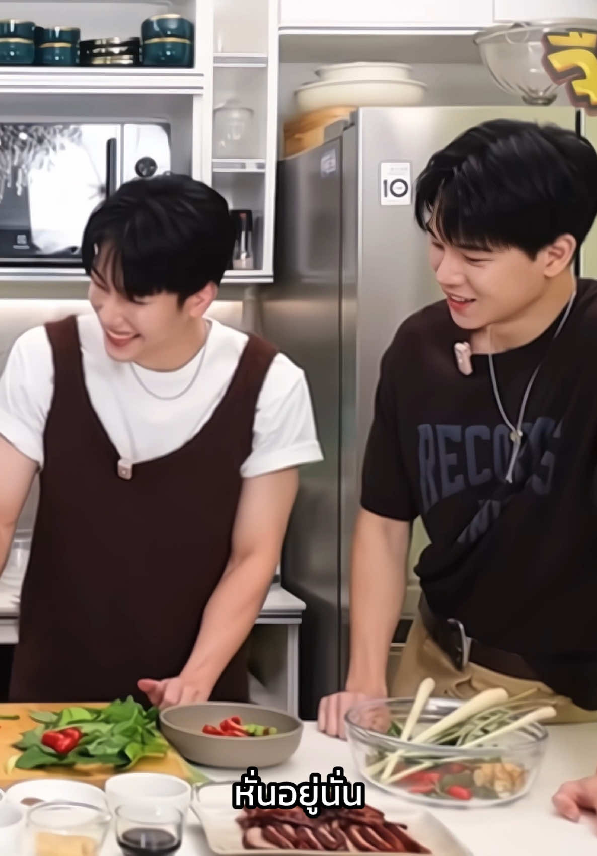 เมื่อคุณแพ้เสียงในหัว หั่นอยู่นั่น5555😂 #yinwar #yinyin_anw #warwanarat #หาทำxหยิ่นวอร์ #หยิ่นวอร์ 