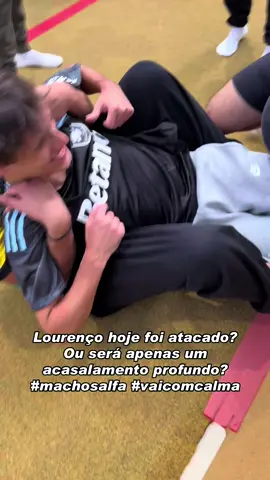 Terá sido isto um ataque ao Lourenço por parte dos machos alfa? Ou foi apenas um acasalamento intensivo? 🧐