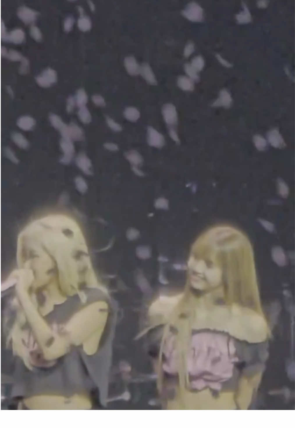 See you soon my girls 🥰 #LISA #ROSÉ #BLACKPINK #DEADLINE_IN_BULACANDay1 #BLACKPINK_DEADLINE 