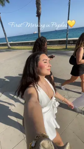 und gleich gehts in den Beach Club🥸❤️ #fyp #Vlog #foryouu #paphos #tourguide #juice #limassol #cyprus #girls #foryouu #girlssupportgirls #girly #makeup #glowymakeup #hot 