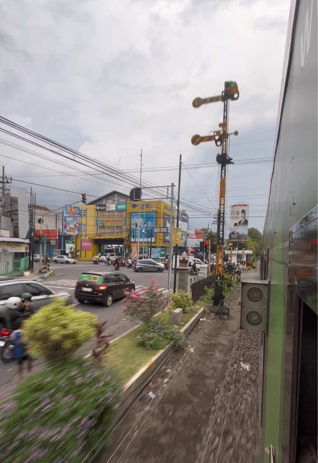Spot favorit nongkrong di sore hari😌 #kai #kaiaccess #kereta #tulungagung #mentahan 